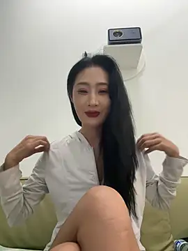 Snapshot of linger-23 chatting on 21, 10, 2025 linger-23 online show from 21, 10, 2025