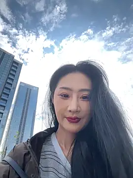 Snapshot of linger-23 chatting on 24, 10, 2025 linger-23 online show from 24, 10, 2025