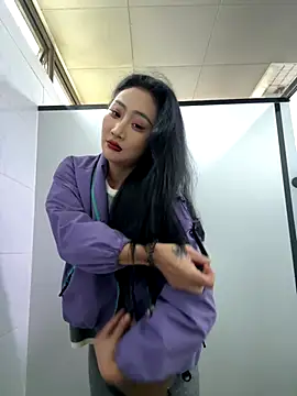 Snapshot of linger-23 chatting on 19, 12, 2025 linger-23 online show from 19, 12, 2025