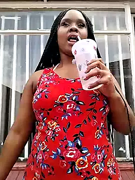 Snapshot of LUNAx02 chatting on 15, 12, 2025 LUNAx02 online show from 15, 12, 2025