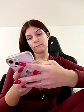 Snapshot of MeCherryy chatting on 12, 11, 2025 MeCherryy online show from 12, 11, 2025