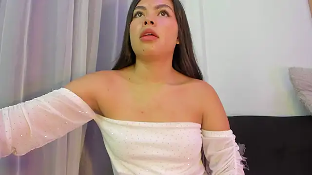 Pretty Johnson  online show from 19, 2, 2026