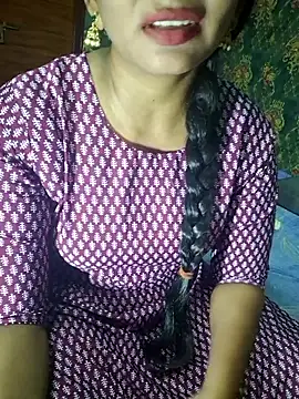 Snapshot of Shalini_telugu09 chatting on 18, 9, 2025 Shalini telugu09 online show from 18, 9, 2025
