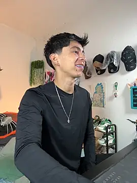 Snapshot of Yaiden_11 chatting on 20, 10, 2025 Yaiden 11 online show from 20, 10, 2025