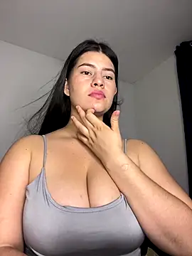 Snapshot of Saanvi21 chatting on 7, 11, 2025 Saanvi21 online show from 7, 11, 2025