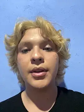 Snapshot of adam_angelssss chatting on 3, 10, 2025 adam angelssss online show from 3, 10, 2025