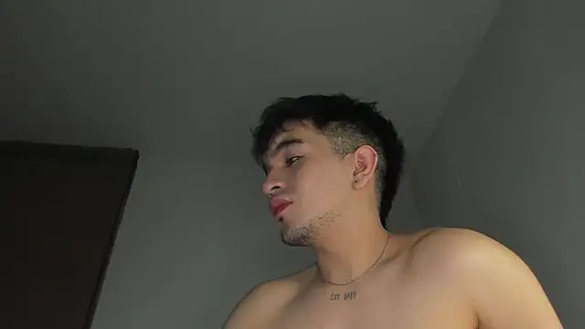 Snapshot of cmzo_ chatting on 8, 11, 2025 cmzo online show from 8, 11, 2025