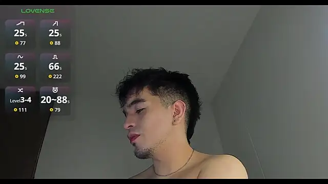 Snapshot of cmzo_ chatting on 16, 12, 2025 cmzo online show from 16, 12, 2025