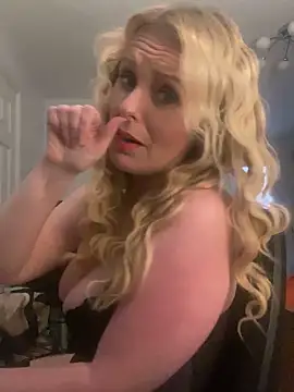 Snapshot of Mistress-LillyRose chatting on 19, 3, 2025 Mistress-LillyRose online show from 19, 3, 2025