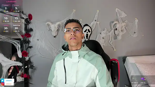 Snapshot of Colstorw_ chatting on 30, 10, 2025 Colstorw online show from 30, 10, 2025