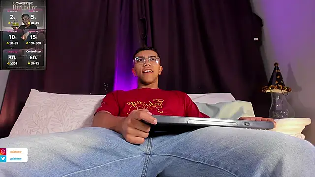 Snapshot of Colstorw_ chatting on 14, 11, 2025 Colstorw online show from 14, 11, 2025