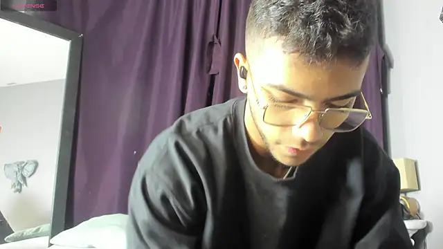 Snapshot of Colstorw_ chatting on 16, 12, 2025 Colstorw online show from 16, 12, 2025