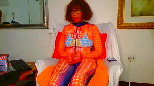 ModelZoee online show from 17, 11, 2025