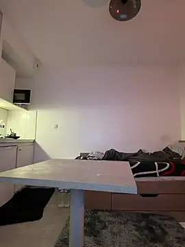 Snapshot of Renoirmonter chatting on 9, 4, 2026 Renoirmonter online show from 9, 4, 2026