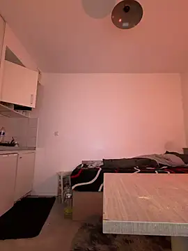 Snapshot of Renoirmonter chatting on 11, 4, 2026 Renoirmonter online show from 11, 4, 2026