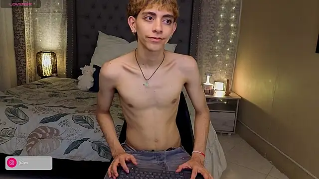 Snapshot of Matty_Sparkk chatting on 25, 11, 2025 Matty Sparkk online show from 25, 11, 2025