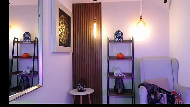 Snapshot of Coral_Lise chatting on 8, 11, 2025 Coral Lise online show from 8, 11, 2025