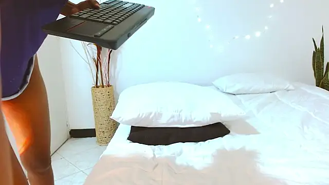 YuliethPetite online show from 19, 3, 2025