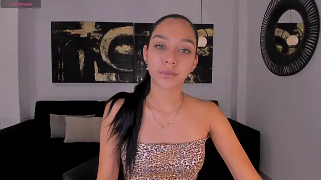 Snapshot of AmaliaCrus chatting on 5, 11, 2025 AmaliaCrus online show from 5, 11, 2025