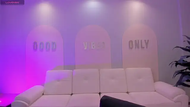 MaiaCollins online show from 25, 9, 2025