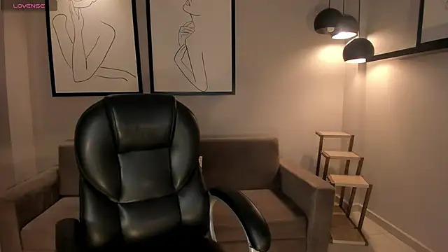 MaiaCollins online show from 9, 10, 2025