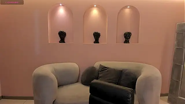 MaiaCollins online show from 10, 1, 2026