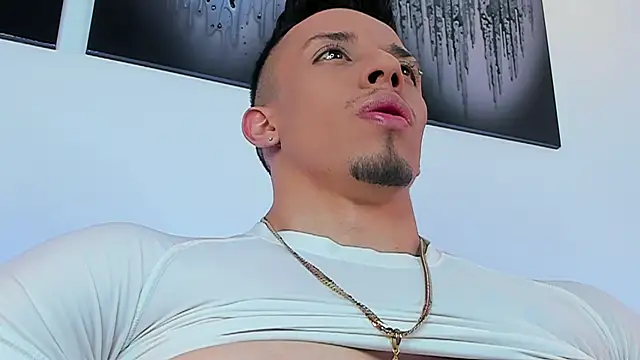 Snapshot of InkAngelo chatting on 4, 10, 2025 InkAngelo online show from 4, 10, 2025