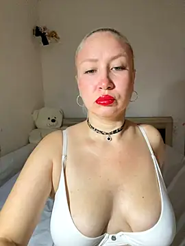 Snapshot of Nikusia chatting on 18, 10, 2025 Nikusia online show from 18, 10, 2025