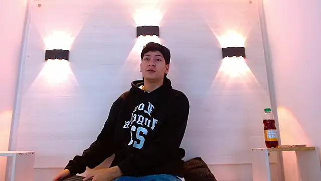 Jhojan twink online show from 2, 12, 2025