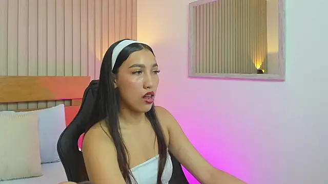 Snapshot of nina_blake chatting on 23, 10, 2025 nina blake online show from 23, 10, 2025