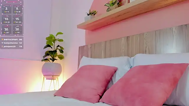 Snapshot of nina_blake chatting on 21, 11, 2025 nina blake online show from 21, 11, 2025