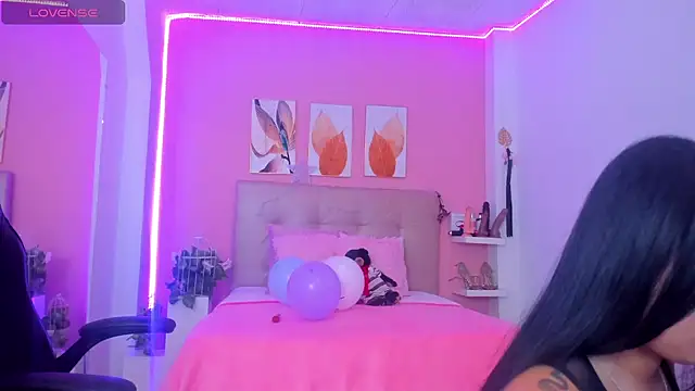 Snapshot of Molly_h0t chatting on 25, 11, 2025 Molly h0t online show from 25, 11, 2025