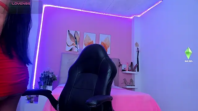 Snapshot of Molly_h0t chatting on 27, 11, 2025 Molly h0t online show from 27, 11, 2025