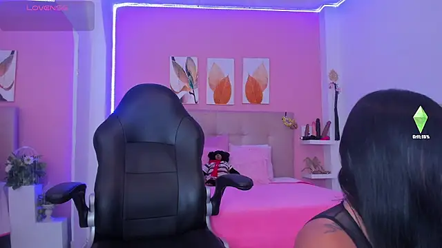 Snapshot of Molly_h0t chatting on 5, 12, 2025 Molly h0t online show from 5, 12, 2025