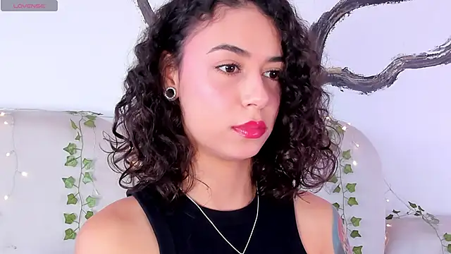 AliceStevens  online show from 21, 10, 2025