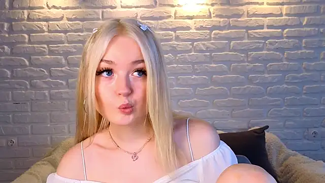 minigirl online show from 15, 3, 2025