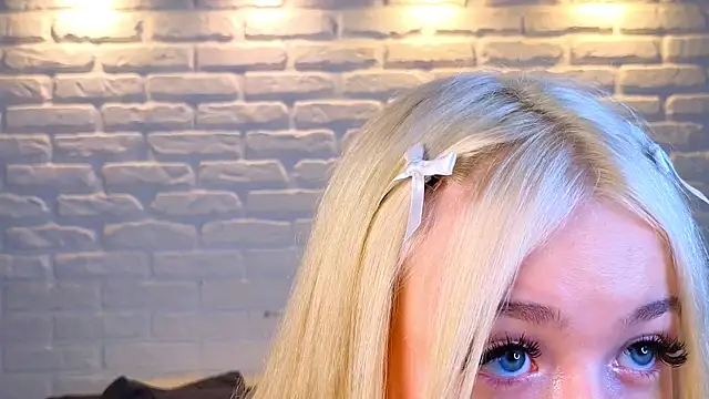 minigirl online show from 18, 3, 2025