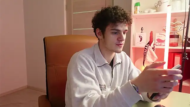 Snapshot of Brad_Holloway chatting on 4, 12, 2025 Brad Holloway online show from 4, 12, 2025