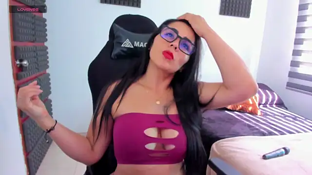 Snapshot of hannarusso chatting on 18, 5, 2026 hannarusso online show from 18, 5, 2026