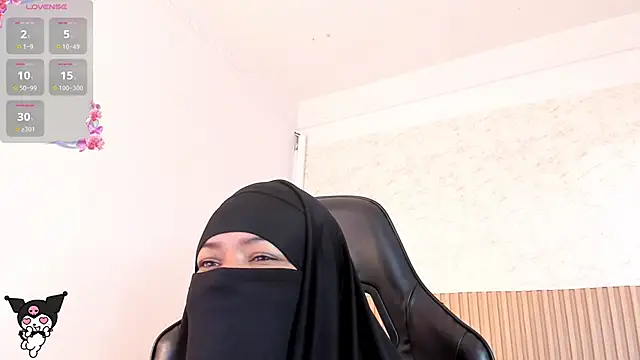 Snapshot of Layla_arabelle chatting on 2, 6, 2026 Layla arabelle online show from 2, 6, 2026
