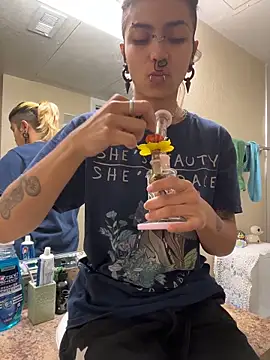 Snapshot of Harley_cams chatting on 15, 12, 2025 Harley cams online show from 15, 12, 2025