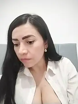 scarlet evanss online show from 16, 10, 2025