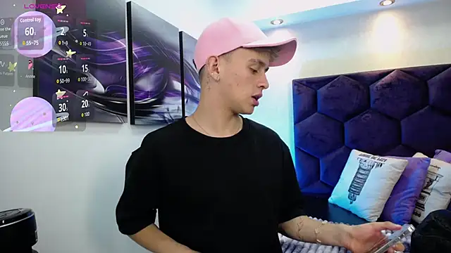 LiamWildx20 online show from 10, 9, 2025