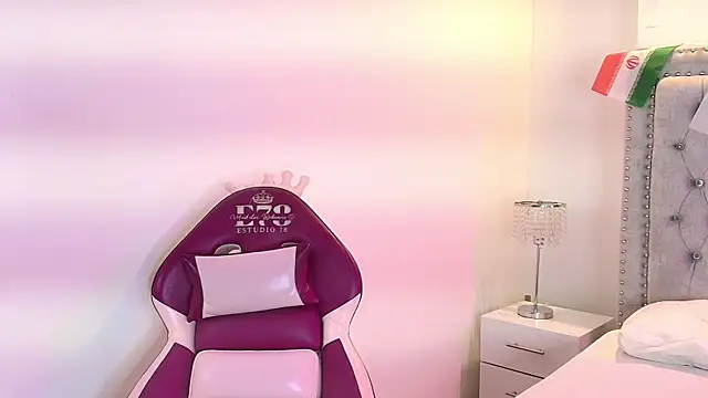 Snapshot of Lia_adamsss chatting on 4, 7, 2026 Lia adamsss online show from 4, 7, 2026