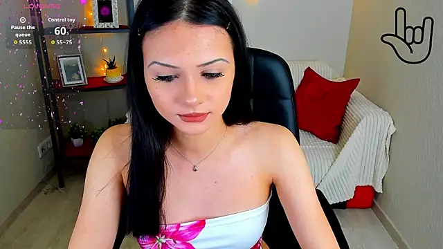 Snapshot of Kitti__ chatting on 30, 10, 2025 Kitti online show from 30, 10, 2025