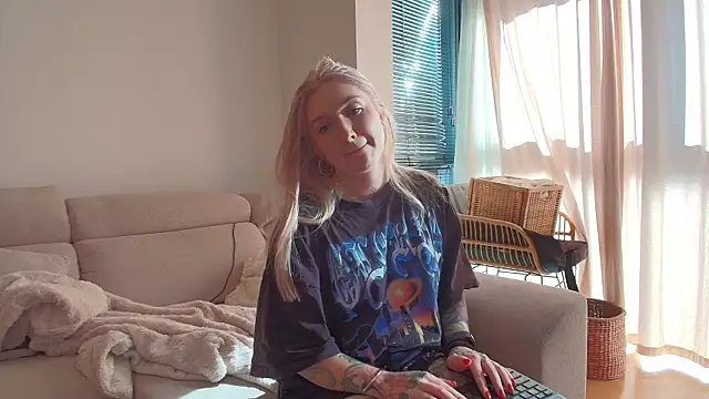 tattoobbgirl online show from 16, 5, 2026