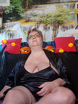 QueenPammy1 online show from 1, 11, 2025