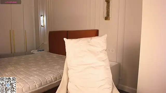 ayami lia online show from 11, 11, 2025