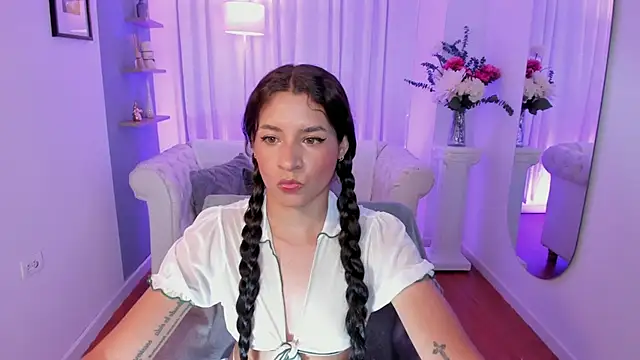Snapshot of hanna_mils chatting on 13, 6, 2026 hanna mils online show from 13, 6, 2026