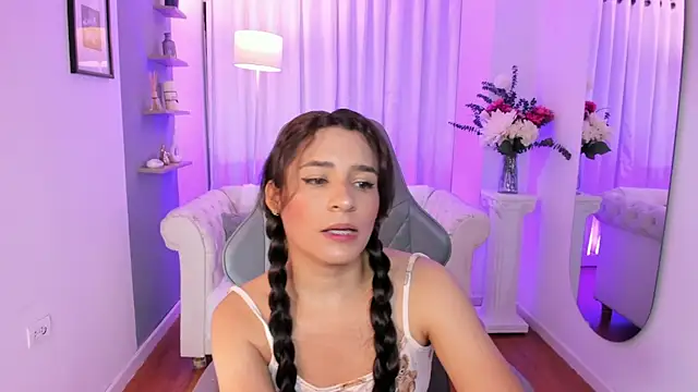 Snapshot of hanna_mils chatting on 23, 6, 2026 hanna mils online show from 23, 6, 2026